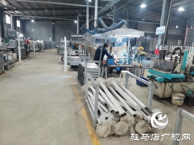 汝南县板店乡 扶贫车间复工复产，通讯设备销售助力脱贫攻坚
